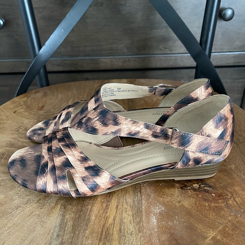 Women’s Naturalizer N5 Comfort Sandal Sz 8